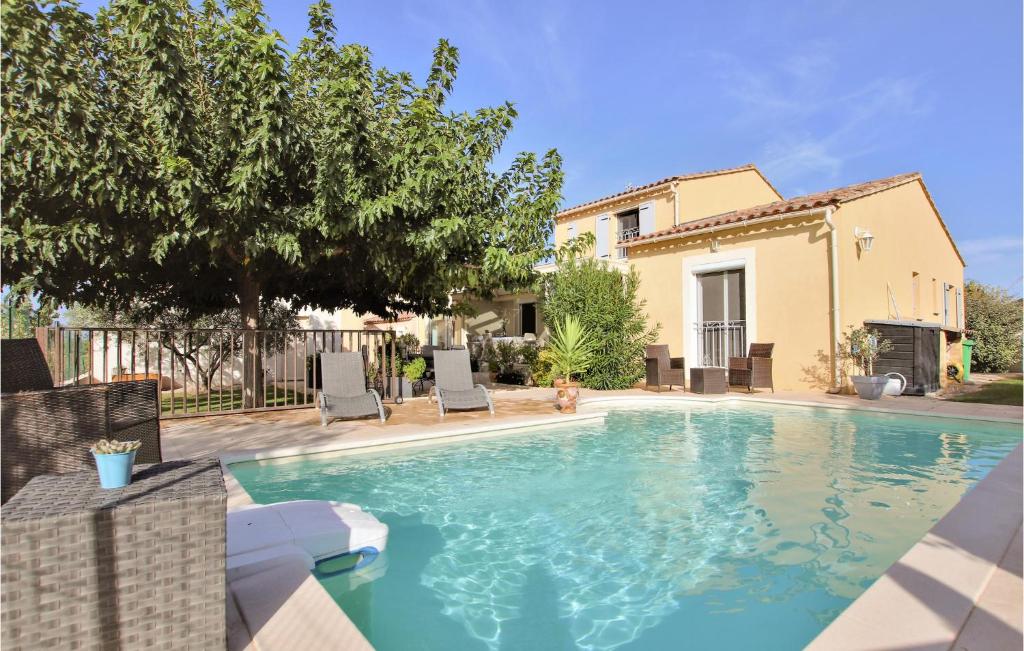 Maison de vacances Beautiful home in Chteaurenard with 3 Bedrooms, WiFi and Private swimming pool , 13160 Châteaurenard