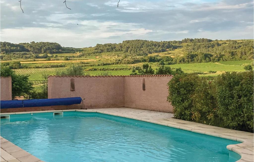 Maison de vacances Beautiful home in Cruzy with 4 Bedrooms, WiFi and Outdoor swimming pool , 34310 Cruzy