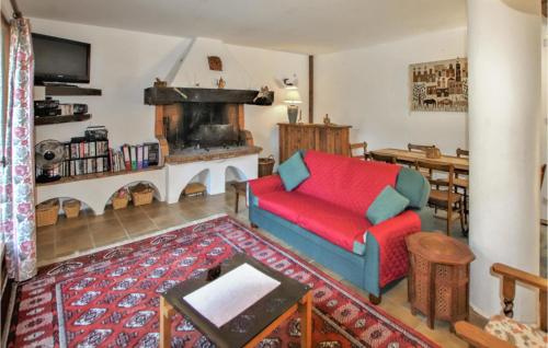 Maison de vacances Beautiful home in Curnier with Outdoor swimming pool, WiFi and Private swimming pool  Curnier