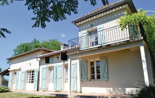 Maison de vacances Beautiful home in Durfort Lacapelette with Internet, Private swimming pool and Outdoor swimming pool  Durfort