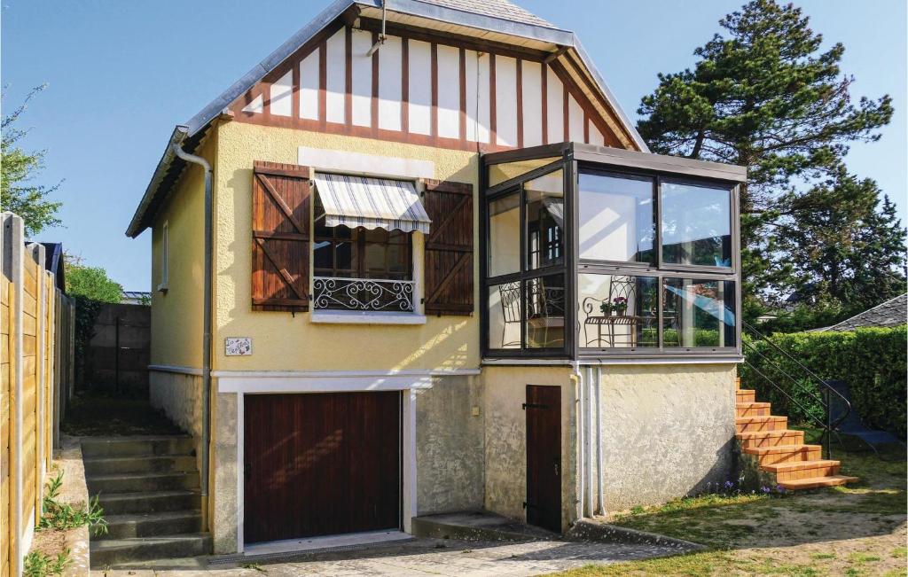 Maison de vacances Beautiful home in Hauteville-sur-Mer w/ WiFi and 3 Bedrooms , 50590 Hauteville-sur-Mer