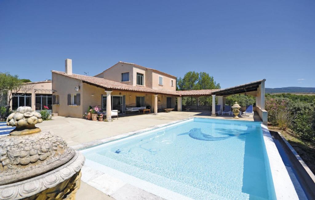 Maison de vacances Beautiful home in Joucas with 2 Bedrooms, WiFi and Outdoor swimming pool , 84220 Joucas