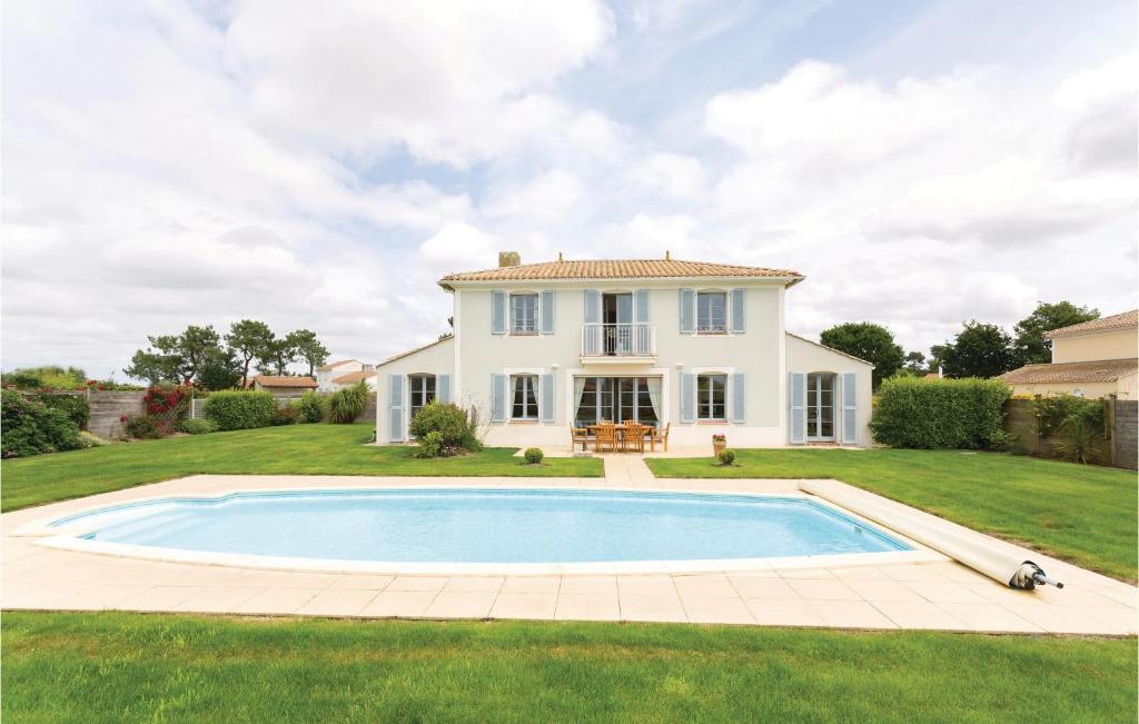 Maison de vacances Beautiful home in LAiguillon Sur Vie with 3 Bedrooms and Outdoor swimming pool , 85220 LʼAiguillon-sur-Vie