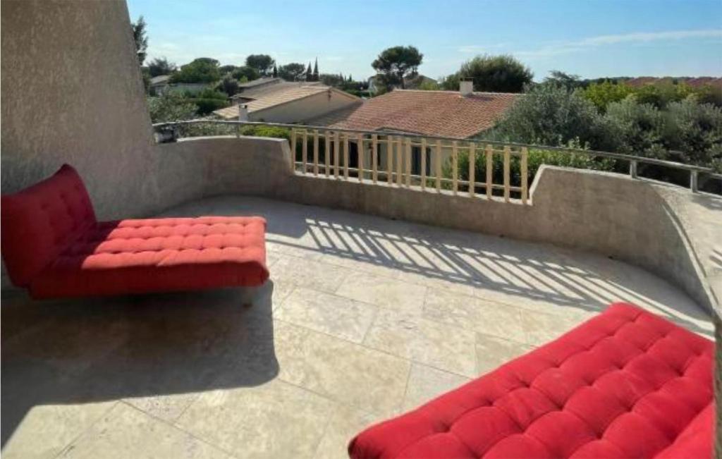 Maison de vacances Beautiful home in Les Angles with Outdoor swimming pool, WiFi and 4 Bedrooms , 30133 Les Angles (Gard)