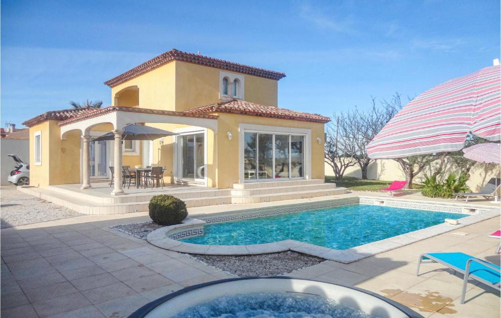 Maison de vacances Beautiful home in Marseillan with WiFi, Private swimming pool and Outdoor swimming pool , 34340 Marseillan