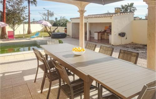 Beautiful home in Marseillan with WiFi, Private swimming pool and Outdoor swimming pool Marseillan france