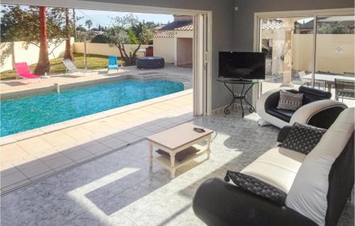 Maison de vacances Beautiful home in Marseillan with WiFi, Private swimming pool and Outdoor swimming pool  Marseillan