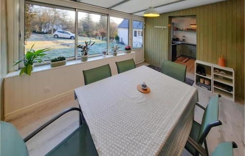Maison de vacances Beautiful home in Molan-sur-Mer with 3 Bedrooms and WiFi  Moëlan-sur-Mer