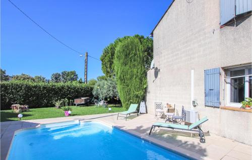 Beautiful home in Montfavet with WiFi, Private swimming pool and Outdoor swimming pool Montfavet france