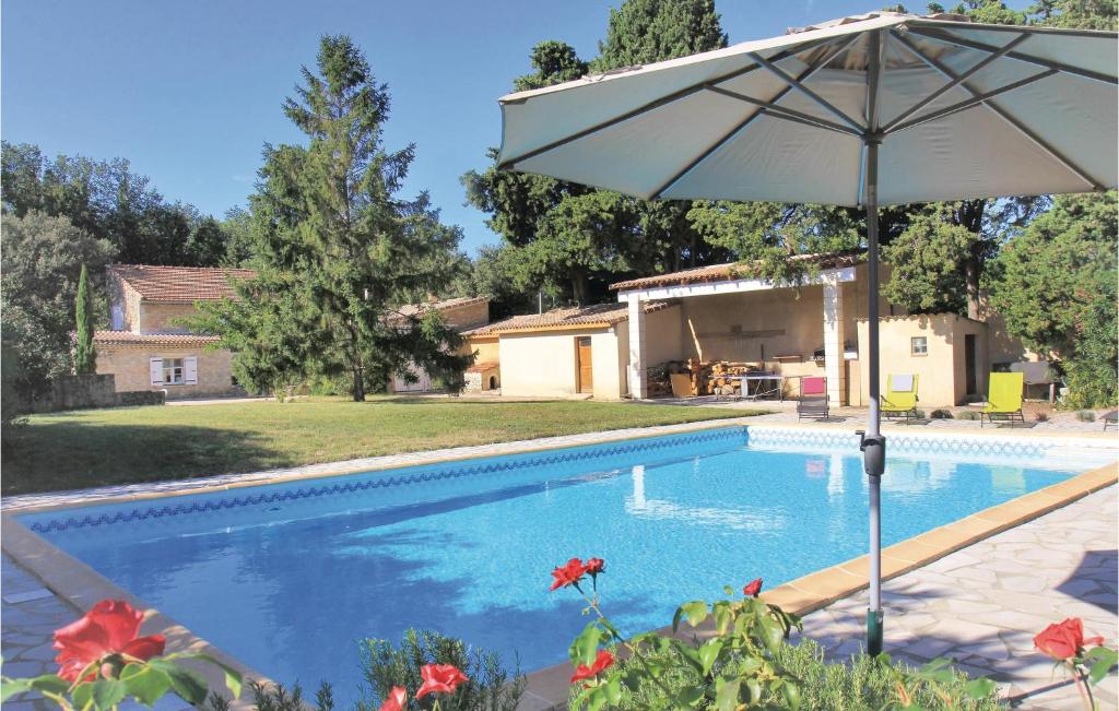Maison de vacances Beautiful home in Montsegur sur Lauzon with 4 Bedrooms, Private swimming pool and Outdoor swimming pool , 26130 Montségur-sur-Lauzon
