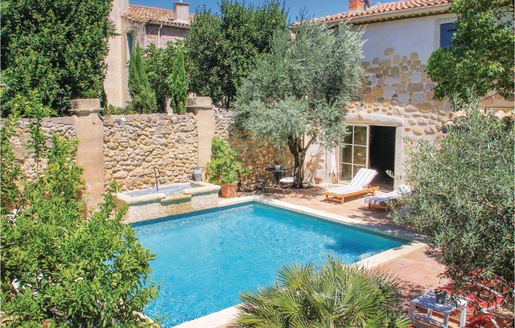 Maison de vacances Beautiful home in Roujan with 5 Bedrooms, WiFi and Outdoor swimming pool , 34320 Roujan