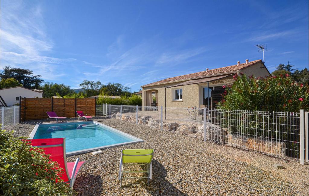 Maison de vacances Beautiful home in Saint-Ambroix with 2 Bedrooms, WiFi and Outdoor swimming pool , 30500 Saint-Ambroix