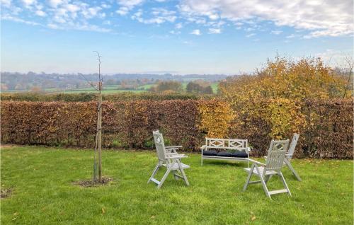 Beautiful home in Saint-Georges-en-Auge with WiFi and 3 Bedrooms Saint-Georges-en-Auge france