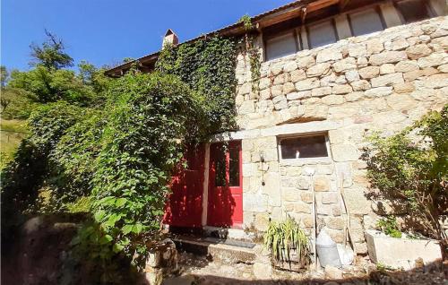 Maison de vacances Beautiful home in Saint-Martin-de-Valama with  Saint-Martin-de-Valamas