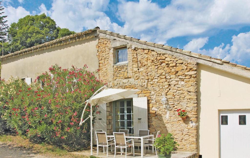 Maison de vacances Beautiful home in St-Andr-dOlrargues with 2 Bedrooms and Internet , 30330 La Roque-sur-Cèze