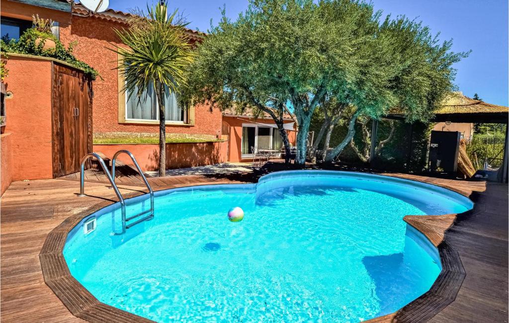 Maison de vacances Beautiful home in St-Gnies-de-Comolas with 2 Bedrooms, WiFi and Swimming pool , 30150 Saint-Geniès-de-Comolas