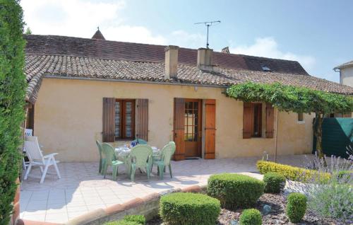 Beautiful home in St Pierre dEyraud with WiFi, Private swimming pool and Outdoor swimming pool Saussignac france