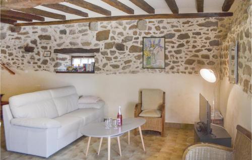 Beautiful home in Taden with 3 Bedrooms and WiFi Lanvallay france