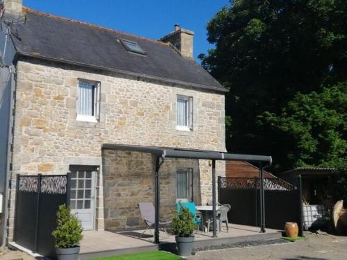 Beautiful house with modern interior 25mins from the beach in Brittany Plounéventer france