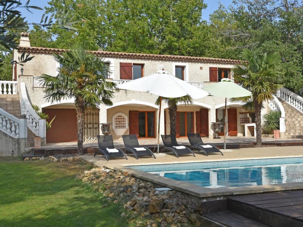 Villa Beautiful modernly decorated Proven al house only 30 kilometres from Cannes , 83440 Saint-Paul-en-Forêt