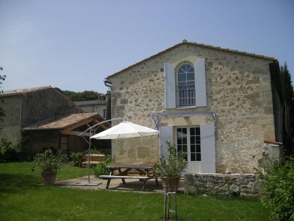 Maison de vacances Beautiful stone house with private pool close to Saint milion , 33570 Petit-Palais-et-Cornemps