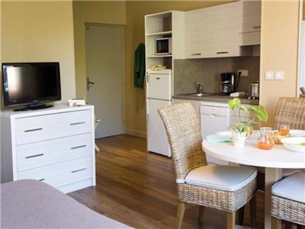 Appartement Beautiful Villa Regina - 2 Room Apartment 4 People 11 Allée Corrigan, 33120 Arcachon