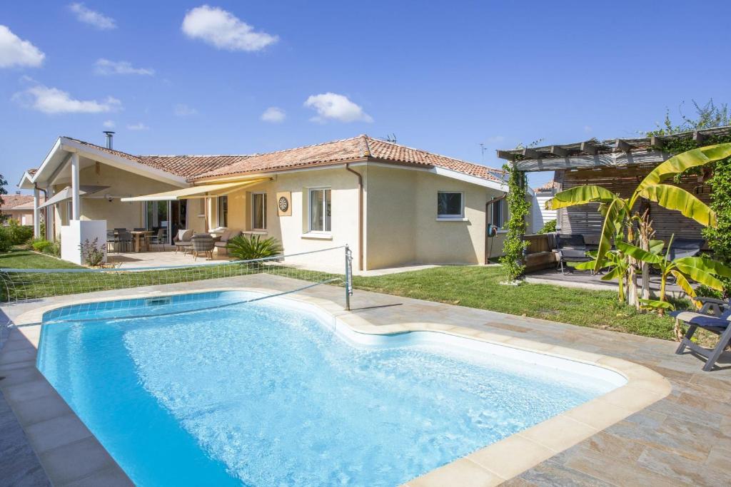 Villa Beautiful villa with pool in Tarnos 10 min to the beach - Welkeys 41 rue du Hameau des Cerisiers, 40220 Tarnos