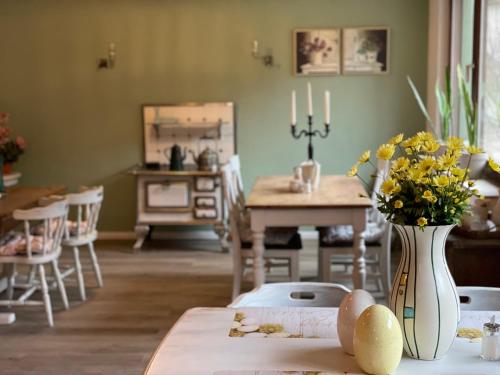 B&B / Chambre d'hôtes Bed&Breakfast Eifelpension Brückenschenke Hauptstrasse 8 Fuchshofen