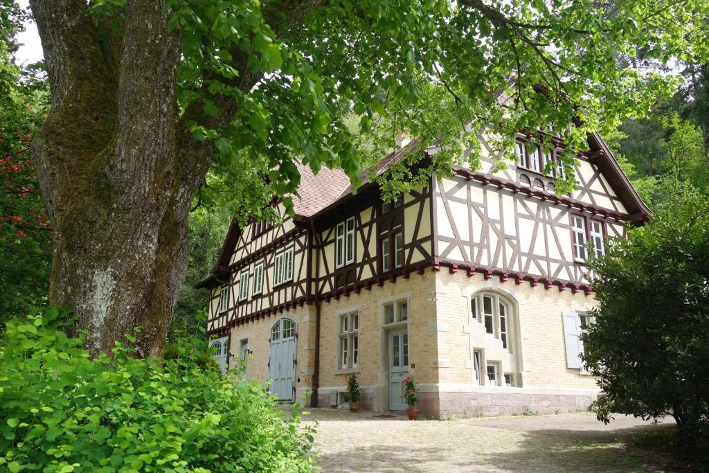 Maison d'hôtes Bed & Breakfast Grünes Gold am Leisberg 9 Voglergasse, 76530 Baden-Baden