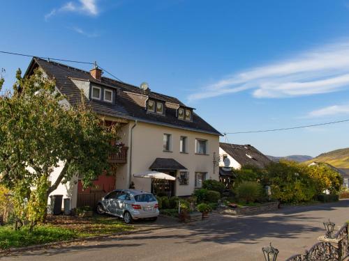 B&B / Chambre d'hôtes Bed & Breakfast Sandra Müller Schulstrasse 16 Burg an der Mosel