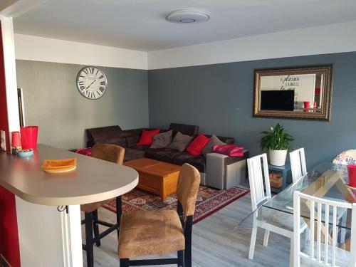 BedinReims cozy apartment parking and wifi free ideal 4 Adultes et 2 Enfants Reims france