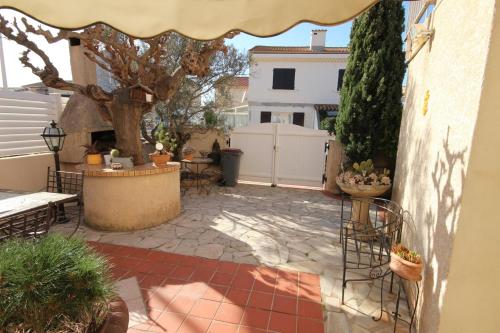 Bel Appartement climatisé de plain pied 80m de la mer grand séjour 2 chambres belle terrasse LXRM3 Portiragnes france