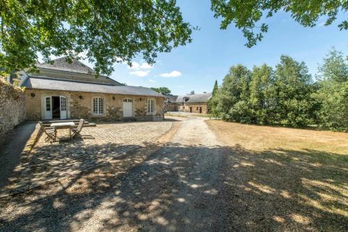 Appartement Bel appartement dans magnifique propriété d'Anjou Château de la Chetardière Rue de l'océan  49500 Sainte gemmes d'Andigné Sainte-Gemme-dʼAndigné