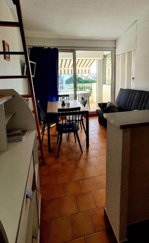 bel appartement dans résidence avec piscine Le Cap d\'Agde france