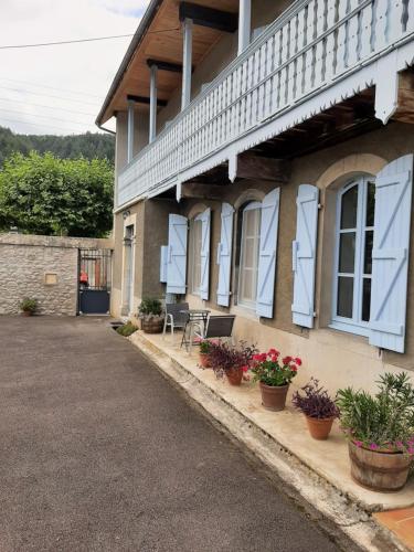 Bel appartement rénové dans maison bigourdane Pouzac france