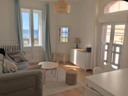 Bel appartement vue mer centre-ville, face plage Dieppe france