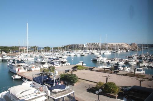 Bel appartement vue mer Cogolin france