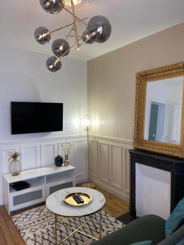 Bella Mia - Chic apartment near Orly Rport 15mns frm Paris Choisy-le-Roi france