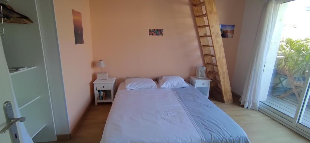 B&B / Chambre d'hôtes belle chambre sur terrasse à 3 min de la gare 62B Rue Paul Antin, 33800 Bordeaux