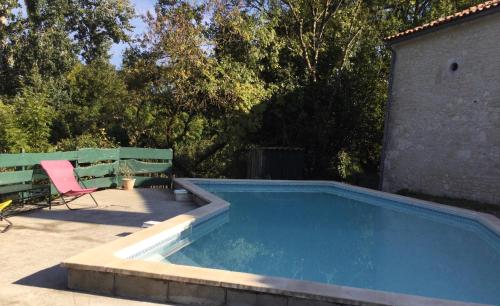Belle et spacieuse chambre d’hôtes avec piscine Savignac-de-Duras france