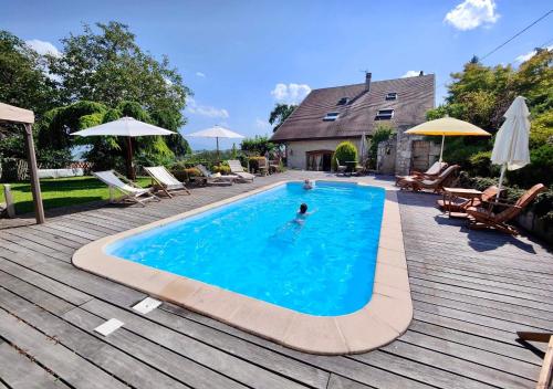 Belle maison avec piscine Ochiaz france