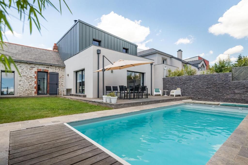Maison de vacances Belle maison familiale et contemporaine avec piscine rue de la Gaudinière, 88, 44000 Nantes