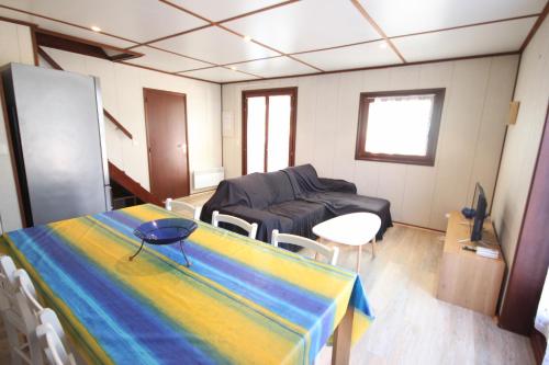 Villa Belle villa de Vacances en angle climatisée, domaine TAMARIS, 4 chambres 7-9 couchages, Wifi, accès aux piscines payant, 900m de la mer LRTAMQ10 AVENUE DES MURIERS Portiragnes
