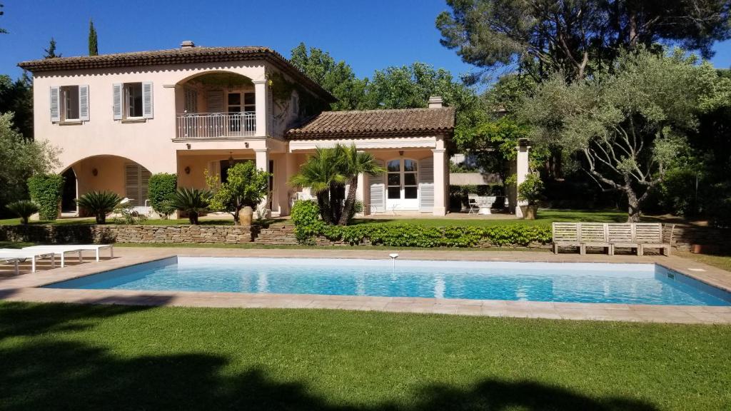 Villa Belle villa Tropézienne/calme/piscine/3mn du centre 58 Route des Carles, 83990 Saint-Tropez