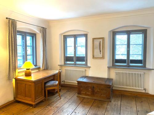 Appartements Benefizium Denklingen - Anno 1713 Benefiziumweg 4 Denklingen