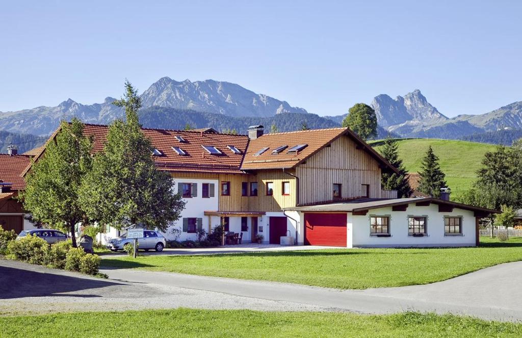 Villas Best Butler Alp Villa 11 Personen I Blockhütte I Parken I Lagerfeuer I Netflix 150 Wiedemen, 87659 Hopferau