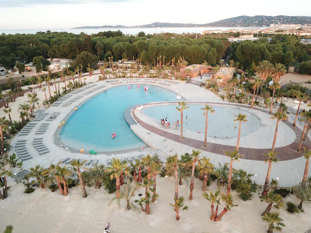 Camping Best Holiday Port Grimaud Les Prairies de la Mer - 1910, Route du Littoral, 83310 Grimaud