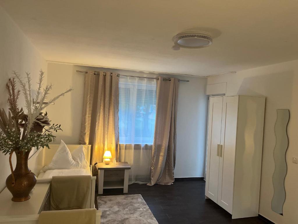 Appartement Bibis Ferienwohnung 515 Schleißheimer Straße, 80933 Munich
