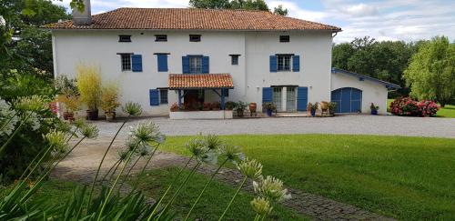 Maison d'hôtes BIDACHUNA bidachuna route d'Ustaritz, lieu dit otsanz Saint-Pée-sur-Nivelle