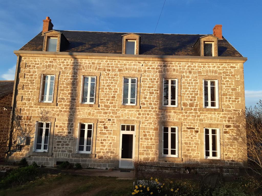 Maison de vacances Bienvenue chez Fanny Croizet, 63330 Bussières